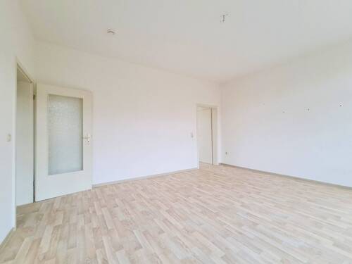 Wohnzimmer - 2 Zimmer Etagenwohnung in Köthen (Anhalt)