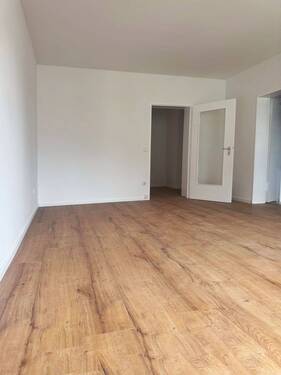 Wohnzimmer - 3 Zimmer Etagenwohnung in Nürnberg
