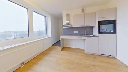 Wohnzimmer Blick EBK + Abstellraum - Etagenwohnung mit 62,00 m&sup2; in Hamburg zur Miete