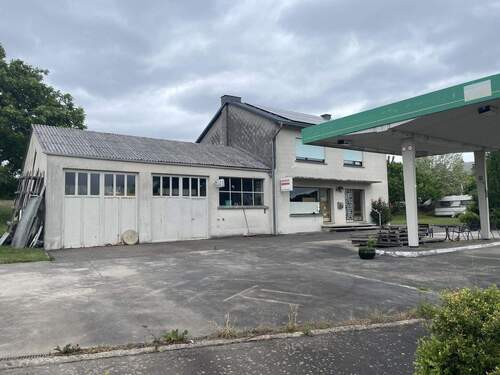 Straßenansicht - 6 Zimmer Einfamilienhaus zum Kaufen in Talling