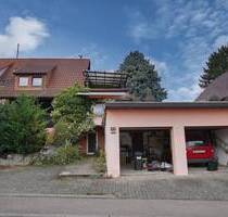 Doppelhaushälfte mit Gestaltungspotential und außergewöhnlich großen Garten in Bretten