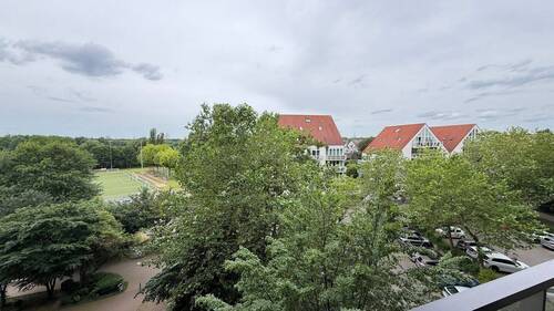 Außenansicht - Einziehen & wohlfühlen: 3-Zimmer-Wohnung mit 2 Bädern und 2 Balkonen in Köln-Westhoven