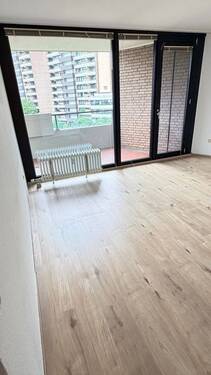 Wohnzimmer - Etagenwohnung mit 101,50 m&sup2; in Köln zum Kaufen
