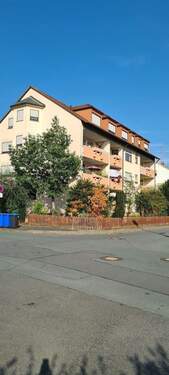Ansicht1 - Lichtdurchflutete 3-Zimmer-Wohnung mit Balkon und schönem Ausblick (zum 01.12.2025)