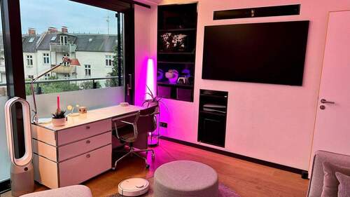 Besprechungsraum & Monitor - 