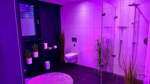 Damen-WC mit Dusche - 