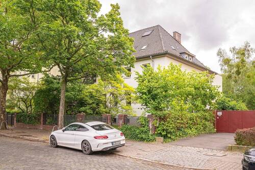 Straßenansicht - 9 Zimmer Doppelhaushälfte zum Kaufen in Berlin