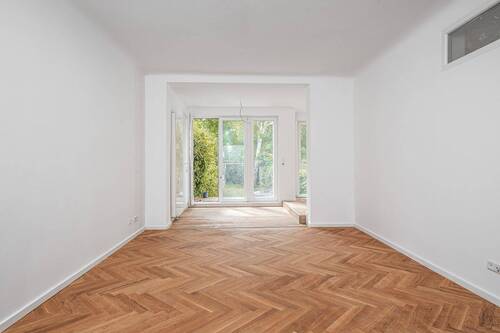 Wohnzimmer - 9 Zimmer Doppelhaushälfte in Berlin