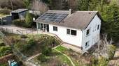 Außenansicht - Freistehendes Einfamilienhaus mit Einliegerwohnung, großem Waldgrundstück &Talblick in sonniger Lage