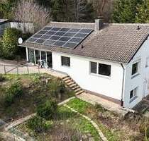 Freistehendes Einfamilienhaus mit Einliegerwohnung, großem Waldgrundstück &Talblick in sonniger Lage - Schleiden