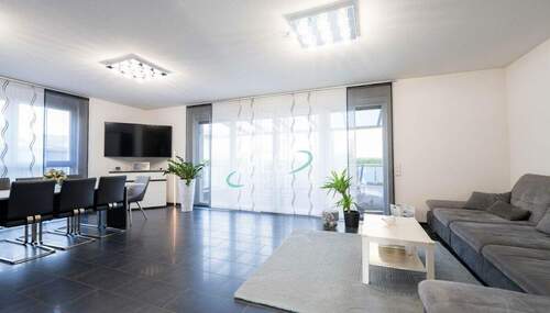 Wohn-Essbereich - 9 Zimmer Doppelhaushälfte zum Kaufen in Herbolzheim