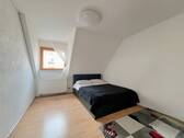 Schlafzimmer 2 OG - 