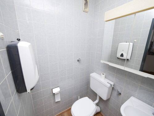 WC - 