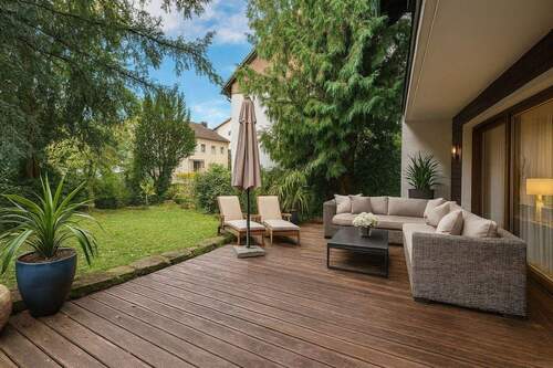 Terrasse - Ihr neues Zuhause! Attraktives Einfamilienhaus in schöner Lage von Bergen Enkheim