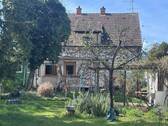H 554 Hausansicht Garten.jpeg - Gelegenheit :: Sehr geräumiges Zweifamilienhaus mit großem Garten & ca. 400 m² Baugrundstück