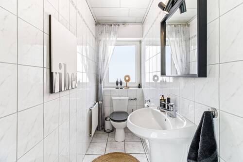 Gäste-WC (EG).jpg - 
