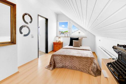 Schlafzimmer DG (1).jpg - 