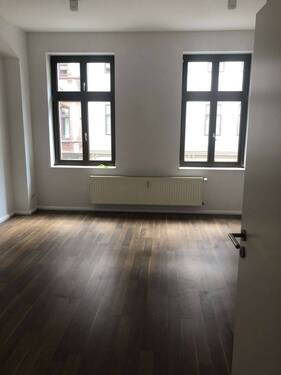 Wohnzimmer - 2 Zimmer Etagenwohnung in Halle