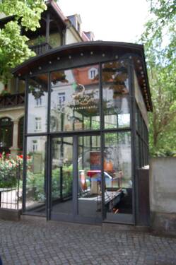 Eingangspavillion - *****Einzigartiges, riesiges Kult-Restaurant mit großer Bar
