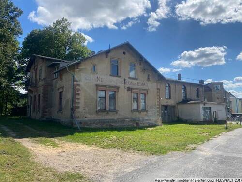 Ehemaliger Kosumgasthof in Böhla - Historische Gebäude zum Sanieren auf parkähnlichen Grundstück in dörflichen Lage