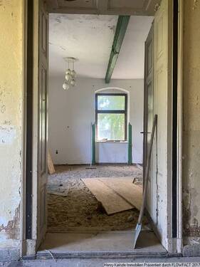 Räumlichkeit im Erdgeschoss - 