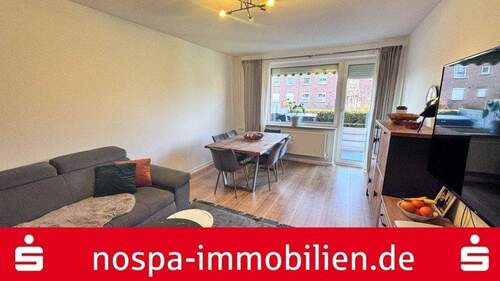 Wohn- und Esszimmer - Großzügige Hochparterrewohnung mit Balkon, Terrasse und Gartenanteil!
