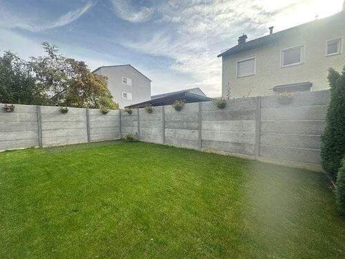 pflegeleichter Garten - 4 Zimmer Reihenendhaus zum Kaufen in Straubing