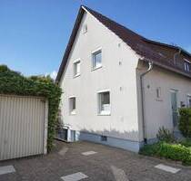 Familienfreundliches Wohnen im Grünen - Doppelhaushälfte in Bretten mit extra Raum & Garten