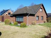 Außenansicht mit Garten - 6 Zimmer Einfamilienhaus in Glückstadt