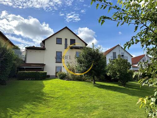 Hinteransicht - Hochwertiges Einfamilienhaus mit traumhaftem Blick in ruhiger & begehrter Lage Geras - 5 Minuten vom SRH Klinikum entfernt
