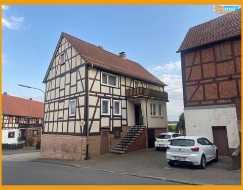 Straßenansicht - SOLIDES WOHNEN MIT PLATZ! KEINE KÄUFERPROVISION!