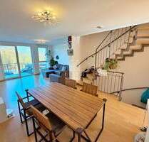 gepflegtes Reihenhaus mit 6 Zimmern, Dachterrasse, Terrasse, Balkon und Garage in gefragter Lage - Vaihingen an der Enz Kleinglattbach