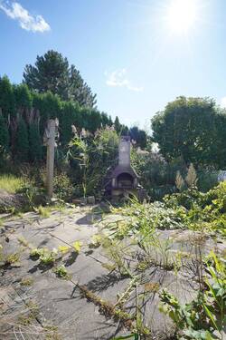 Garten links am Gebäude - 