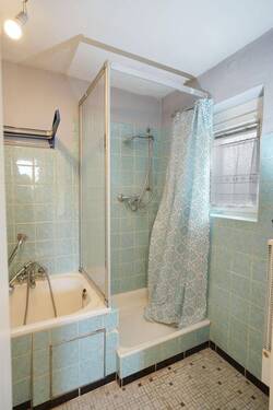 Badezimmer Ansicht 1 - 4 Zimmer Doppelhaushälfte zum Kaufen in Bretten