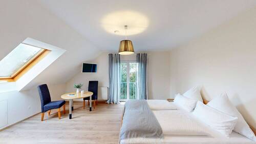 Schlafzimmer DG 1 - 