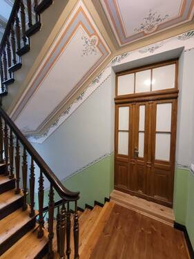 Treppenhaus - Etagenwohnung mit 76,80 m&sup2; in Halle (Saale) zur Miete