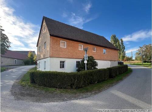 Bild 1 - Teilsaniertes Einfamilienhaus mit Charme auf keinem Grundstück