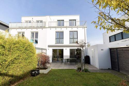 Rückansicht - 5 Zimmer Doppelhaushälfte zum Kaufen in Korschenbroich