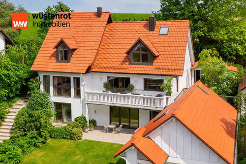 Haus außen - Mehrgenerationenhaus, großzügig und energieeffizient, mit separater 3-Zimmer-Wohnung von 108 qm