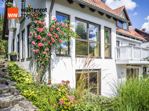 Rosen an der Hausecke - 