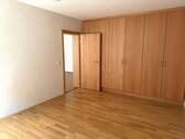 Schlafzimmer mit Einbauschrank - 