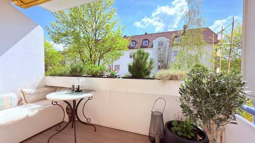 Balkon mit Markise - Etagenwohnung mit 82,50 m&sup2; in Mühldorf a.Inn zum Kaufen