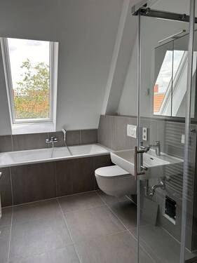 Wannen- und Duschbad - 