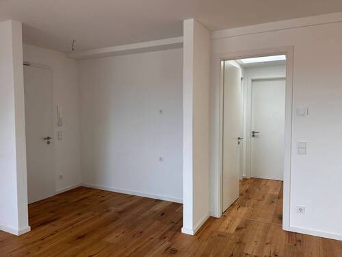 Eingang und Zugang Zimmer nach vorne - 