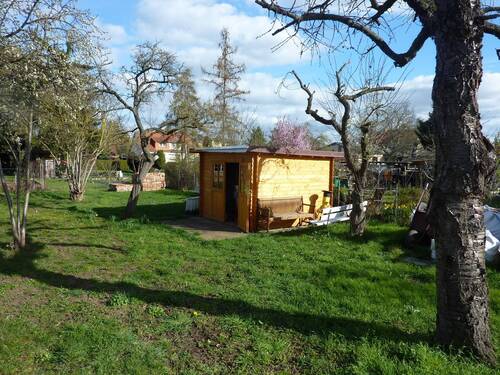 Garten mit Gartenhaus - 6 Zimmer Doppelhaushälfte zum Kaufen in Erfurt