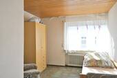 Kleines-Zimmer - Mehrfamilienhaus, Wohnhaus mit 213,00 m² in Erkenbrechtsweiler zum Kaufen