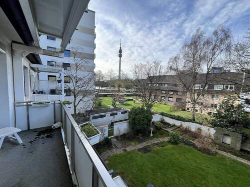großer Balkon zur Hofseite.jpg - ****vollmöblierte °°°°°° Helle 4 Zimmer - Wohnung mit Balkon, Nähe Westfalenpark *****