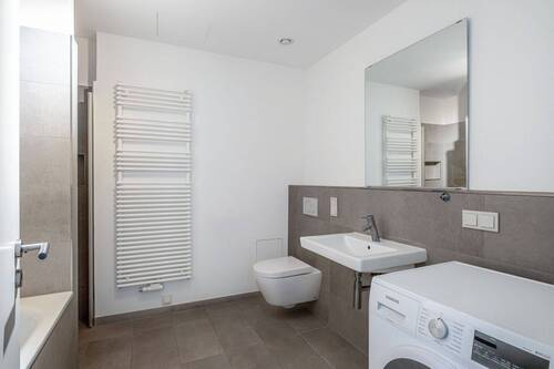 Bad mit Wanne und Rainshower - 