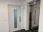 Wohnungseingang/Aufzug - 