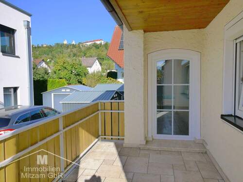 Blick auf Schloss Hirschberg - 6 Zimmer Mehrfamilienhaus, Wohnhaus in Beilngries